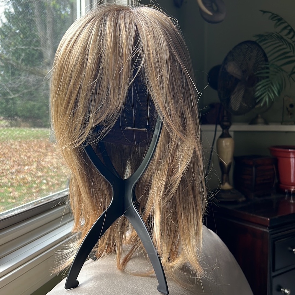 WIG WITH SHAMPOO/CONDITIONER